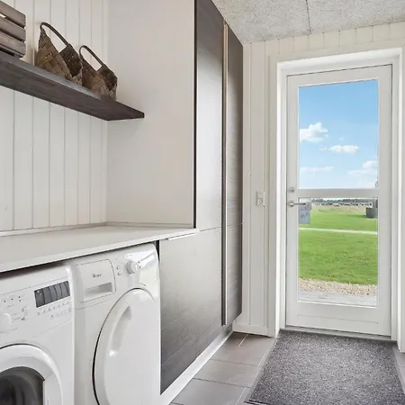 4 Bedroom Gorgeous In Feriehus