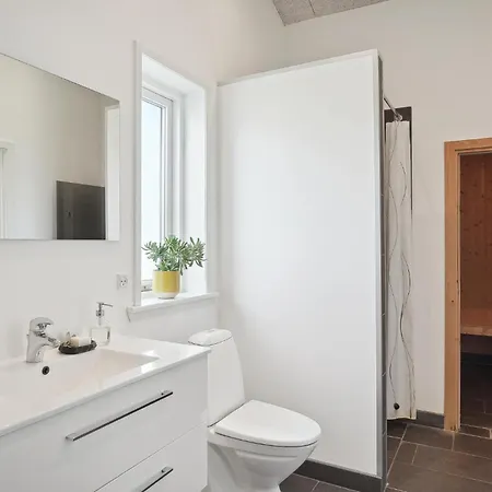 4 Bedroom Gorgeous In Feriehus *