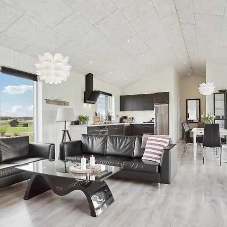Feriehus 4 Bedroom Gorgeous In