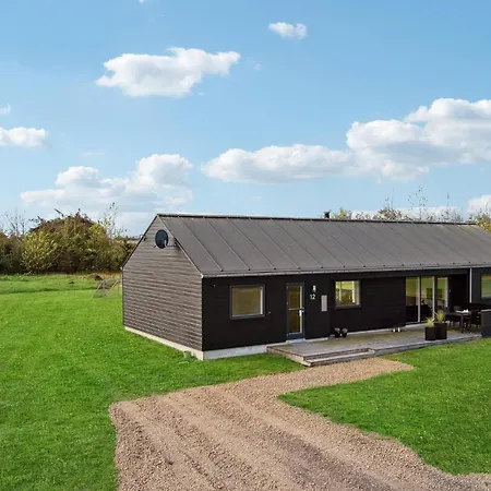 Feriehus 4 Bedroom Gorgeous In