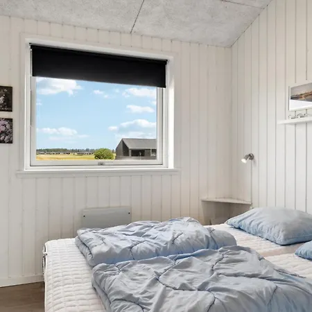 4 Bedroom Gorgeous In Feriehus *